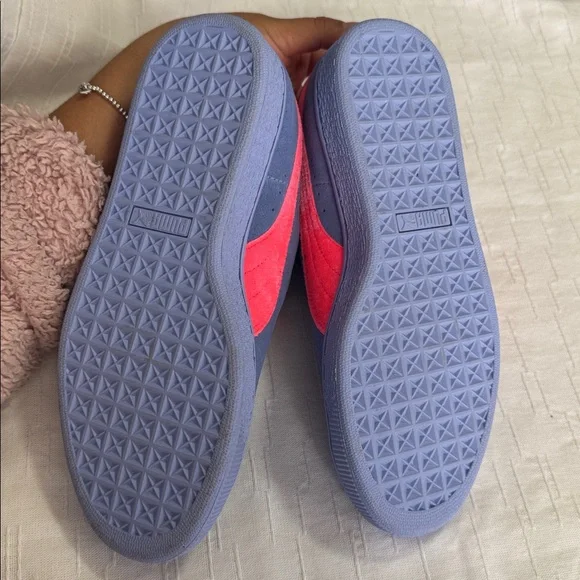 Puma Heart Accent Sneakers in Blue and Pink - Picture 6 of 7